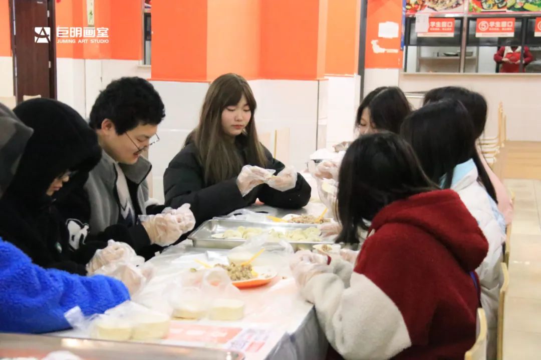 巨明画室欢庆小年丨饺子香，春联美，红包暖，共绘团圆佳节